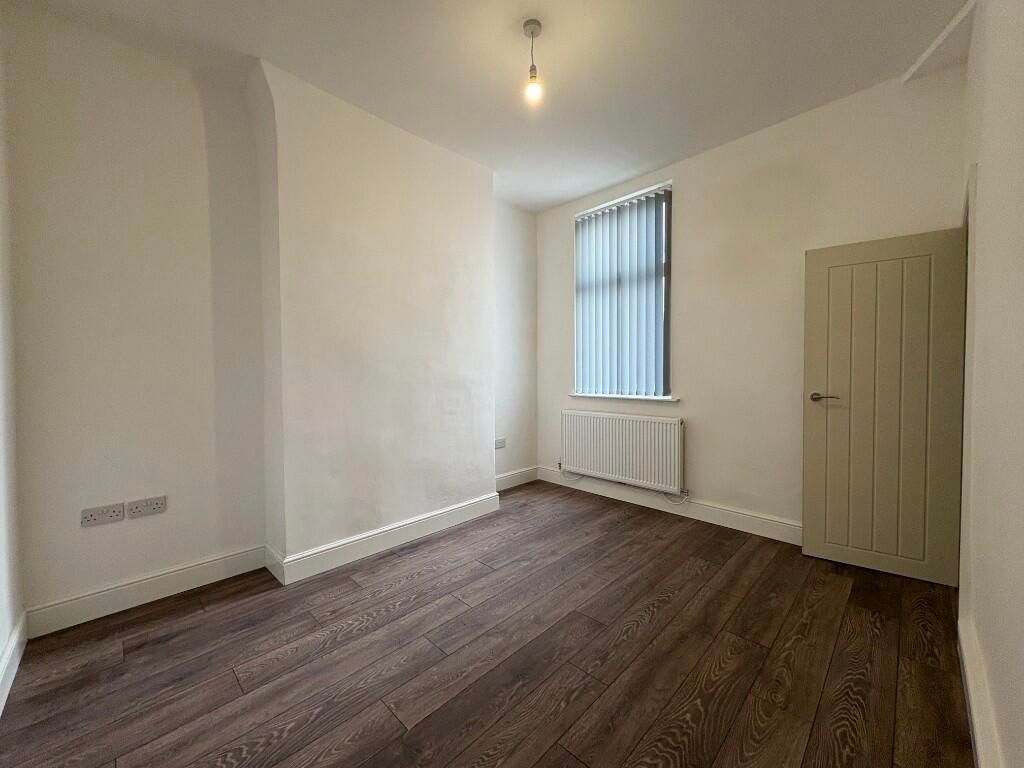 Property photo 3 of 10 Photo 2