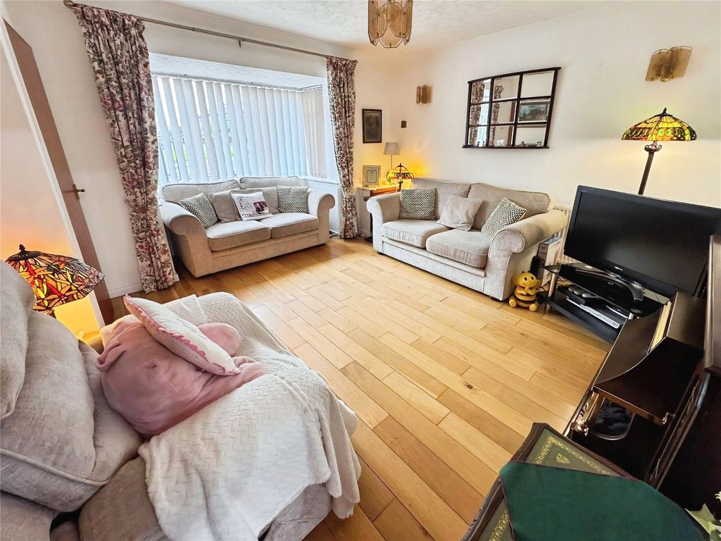 Property photo 2 of 13 Picture No. 11