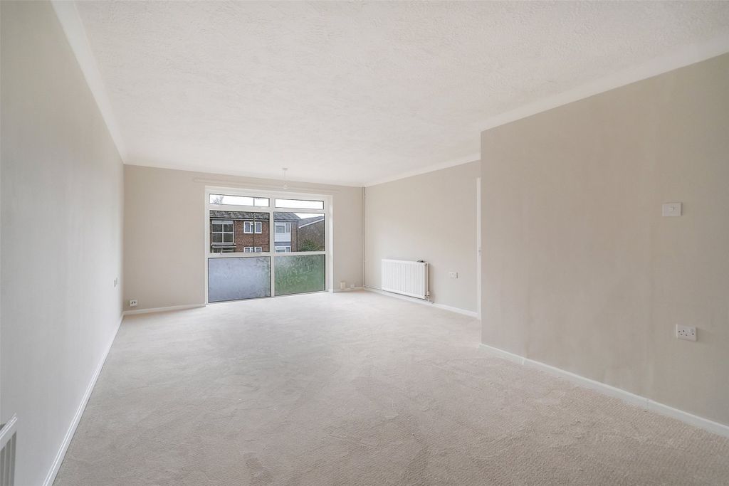 Property photo 2 of 12 Picture No. 17