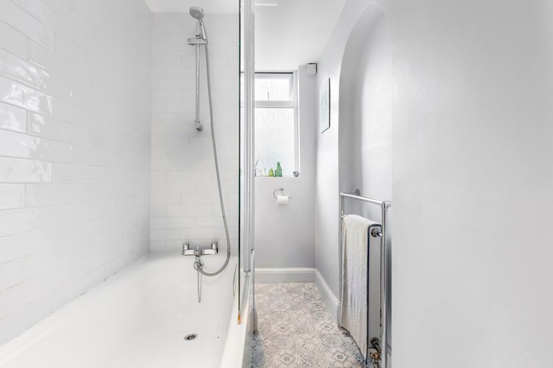 Property photo 3 of 19 Photo 11