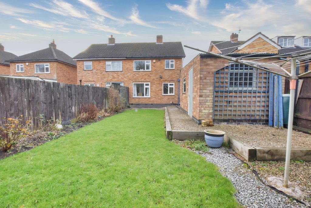 Property photo 3 of 35