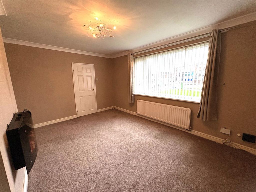 Property photo 3 of 14 Lounge2.Jpg