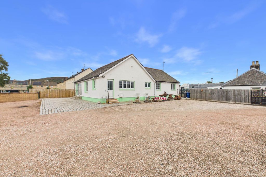 Property photo 1 of 31