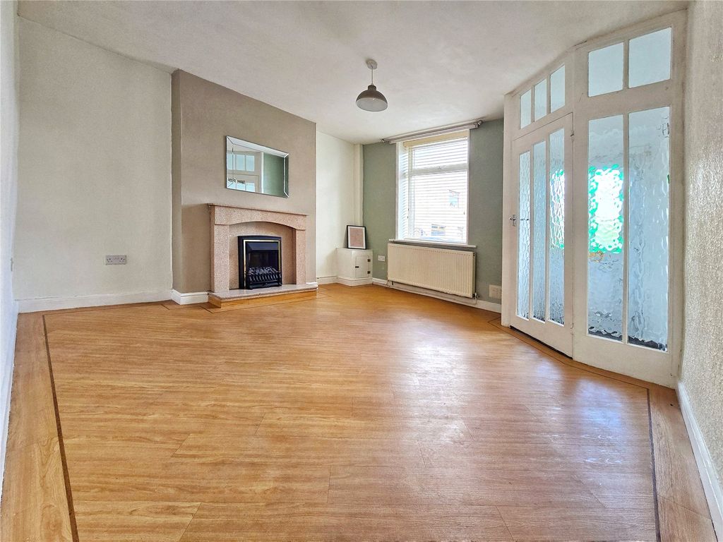 Property photo 2 of 14 Living Room