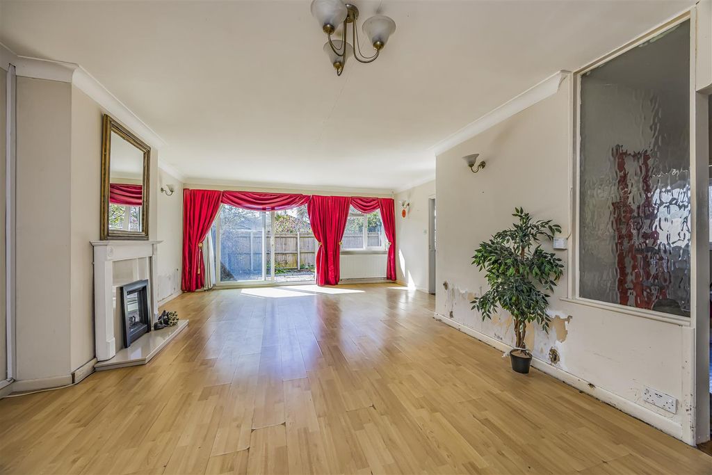 Property photo 2 of 14 93 Station Road, Hayling Island-Porticomarketing-N