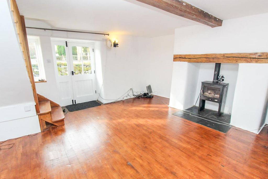 Property photo 2 of 12 Lounge