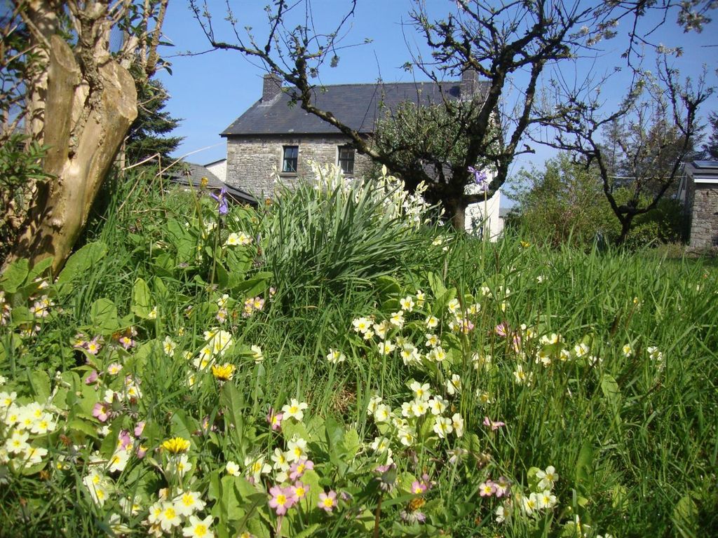 Property photo 2 of 111 Farm House