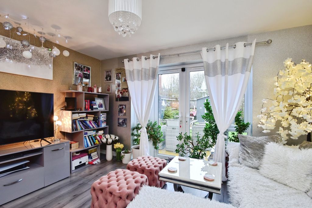 Property photo 2 of 26