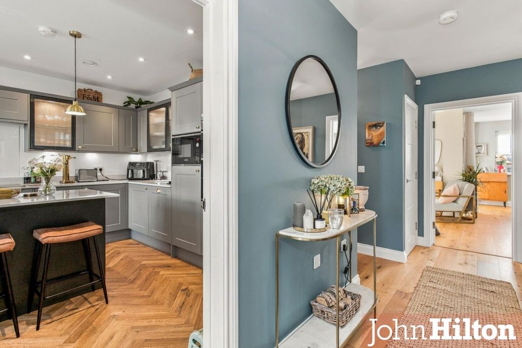 Property photo 2 of 31 Newlands Road-23.Jpg