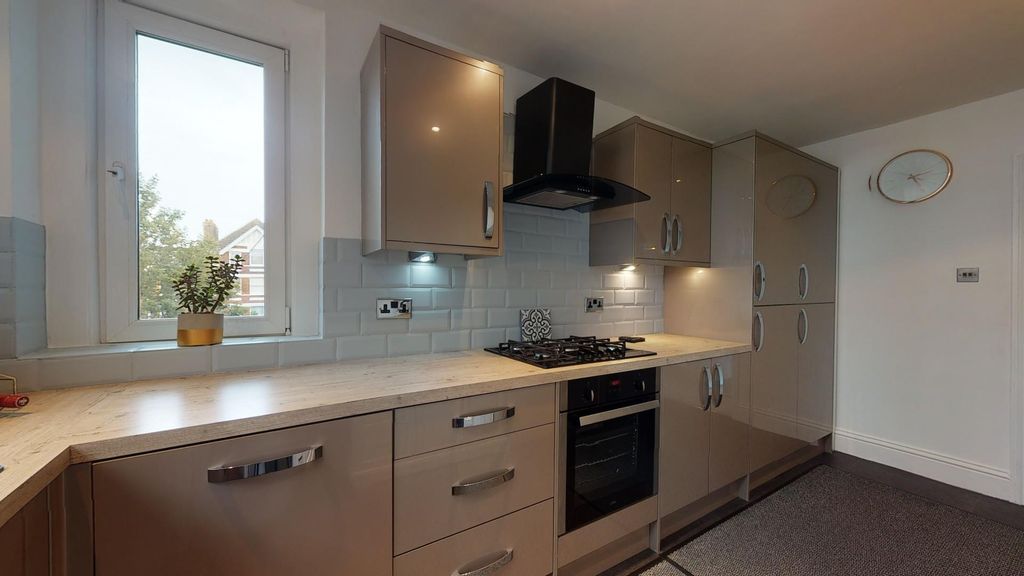 Property photo 3 of 11 Picture 3