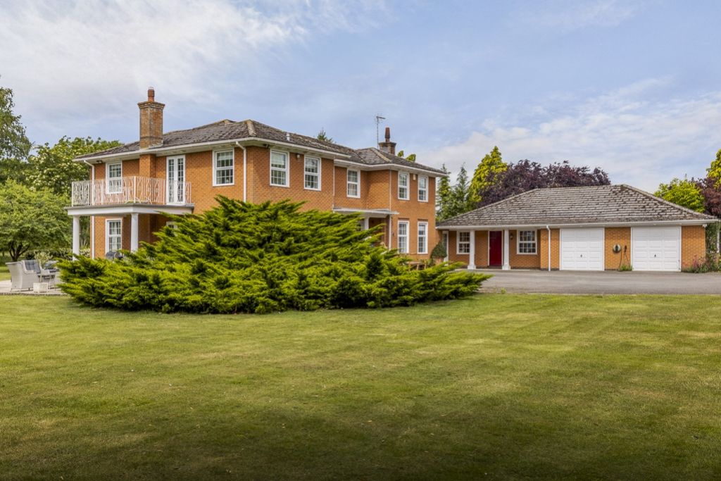 Property photo 1 of 51 Wildmore Lodge (New York)-23