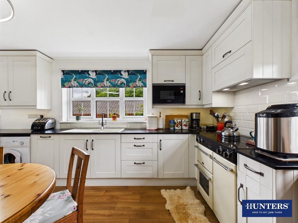 Property photo 3 of 22 Dining Kitchen