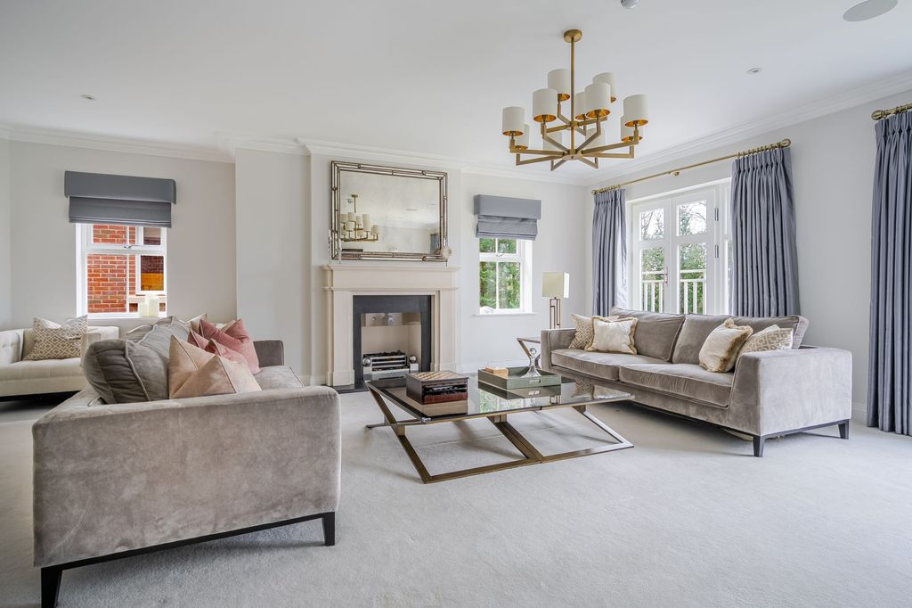 Property photo 3 of 17