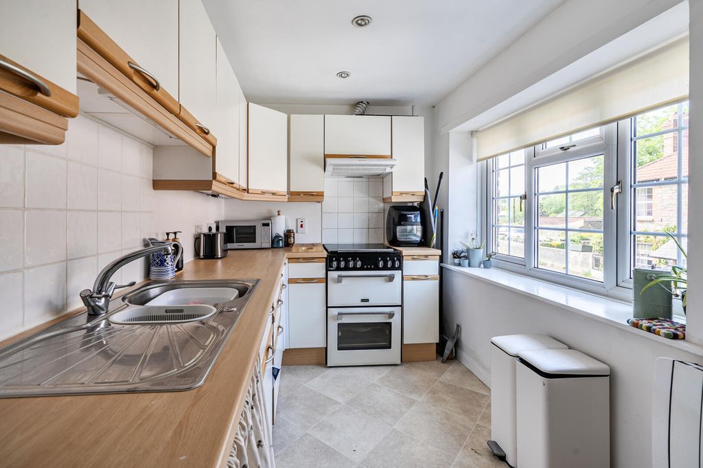 Property photo 2 of 15 Kitchen