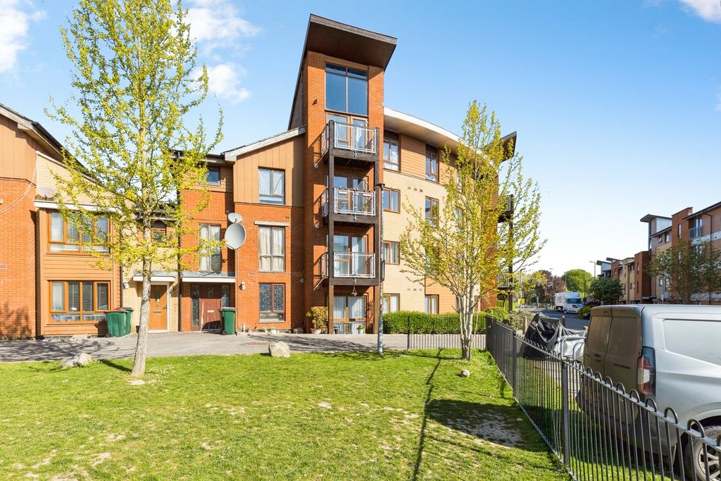 Property photo 1 of 12 Pbox-Img.Jpg