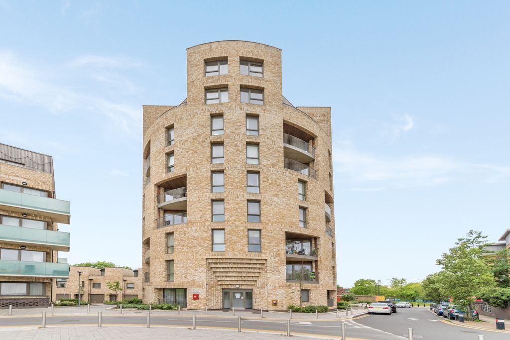 Property photo 1 of 9