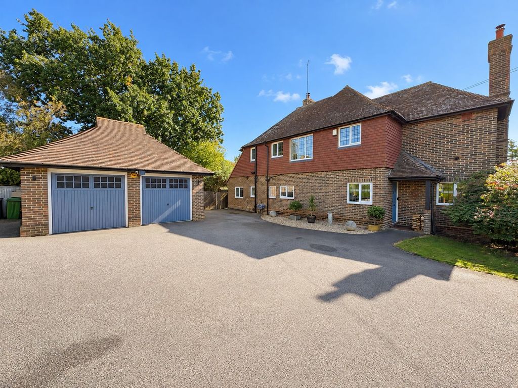 Property photo 1 of 32