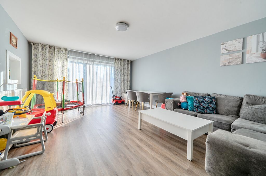 Property photo 2 of 17 1398112-8-6967762...