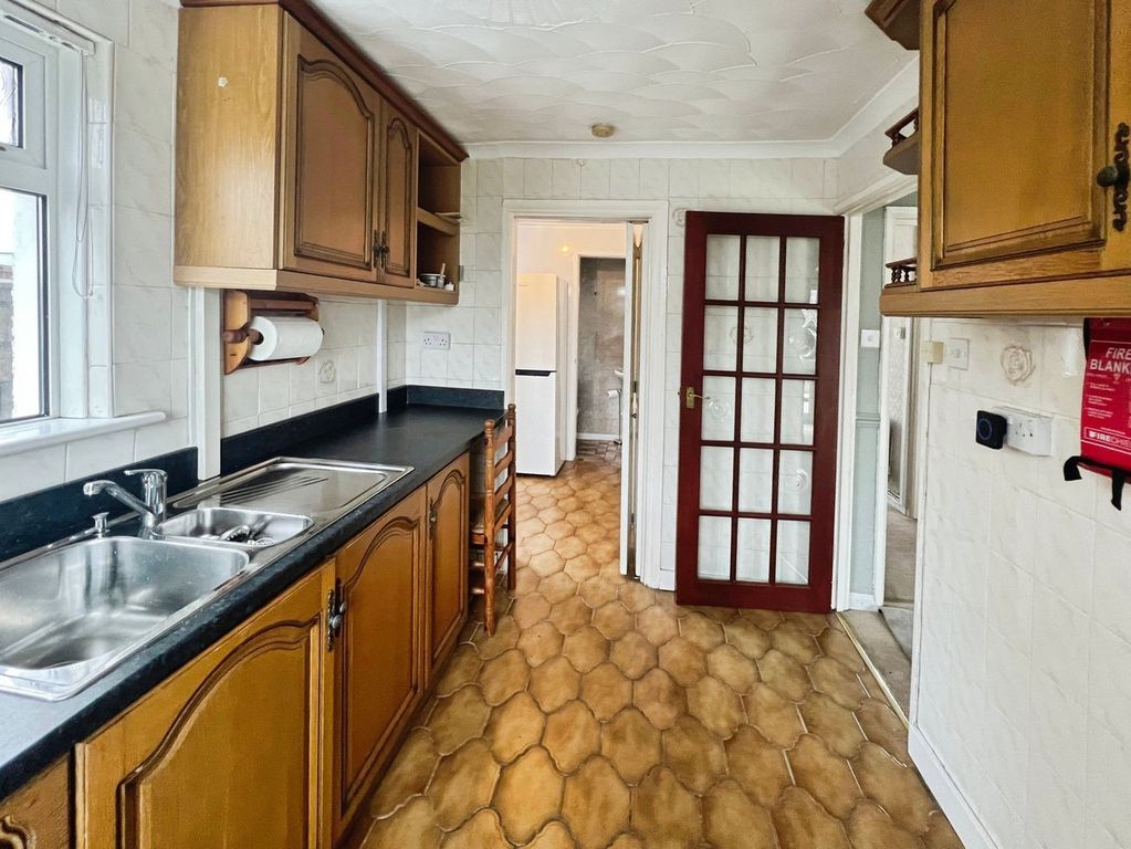 Property photo 3 of 41