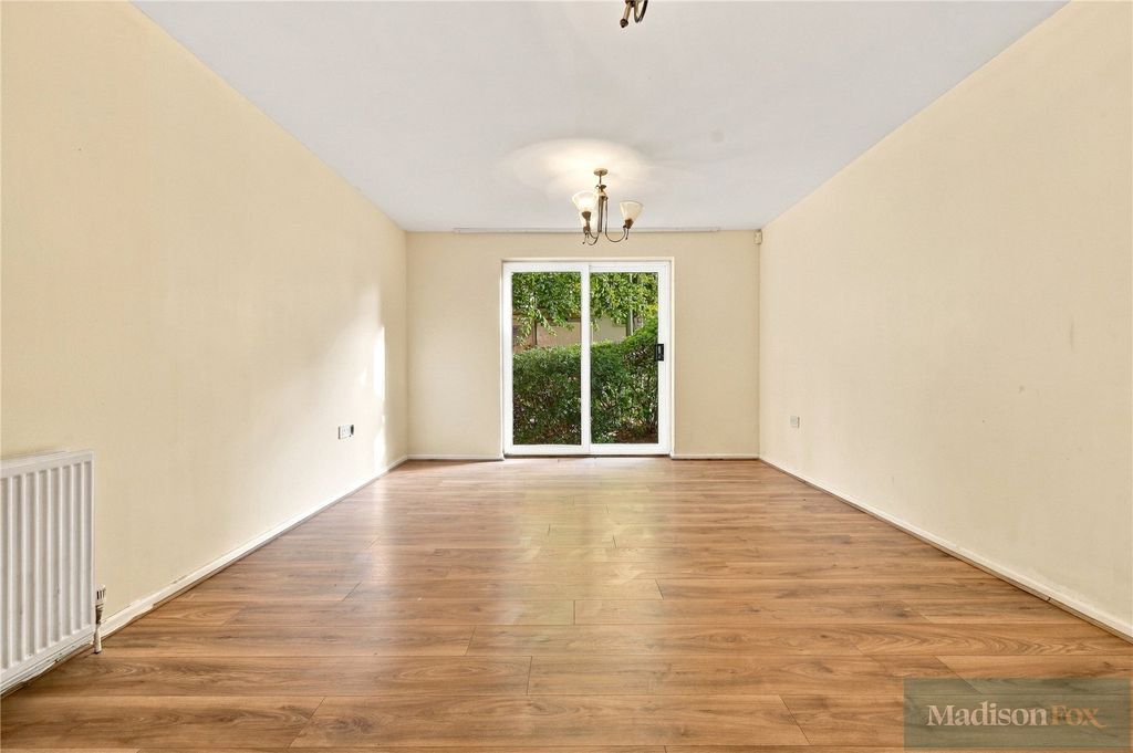 Property photo 2 of 15 Picture No. 20