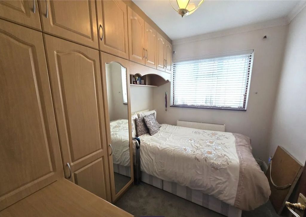 Additional image 15 of 5 bed semi-detached house for saleGledwood Gardens, Hayes UB4