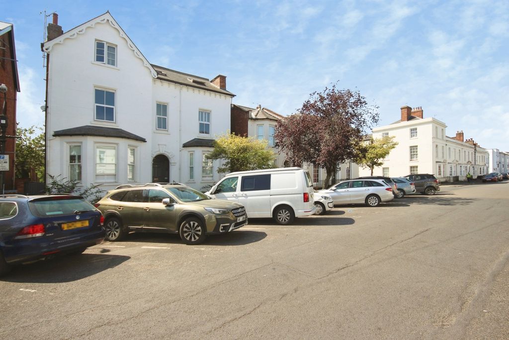 Property photo 1 of 16 Pbox-Img.Jpg