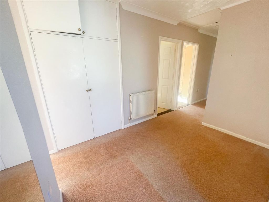 Property photo 2 of 15 Entrance Hallway