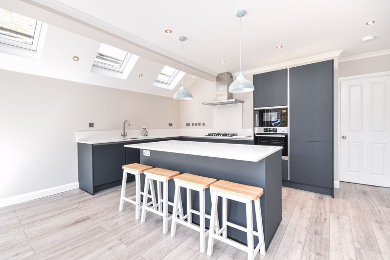 Property photo 1 of 9 Kitchen