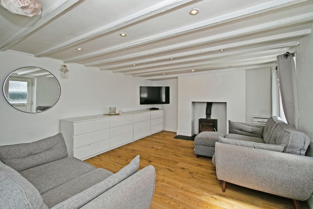 Property photo 2 of 16 Pbox-Img.Jpg