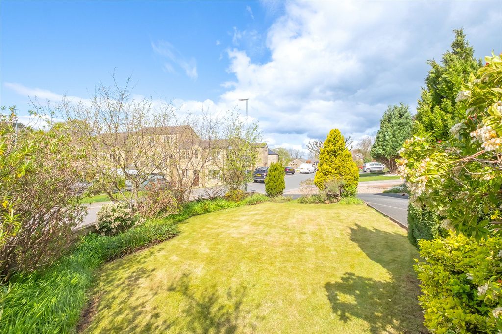 Property photo 2 of 27 Outside