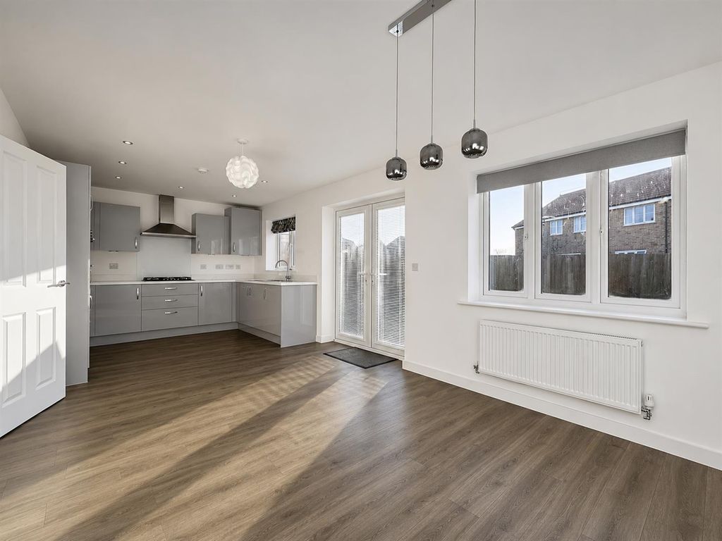 Property photo 3 of 12 856c880E-6ee0-4Afd-B754-c137271A1019.Png