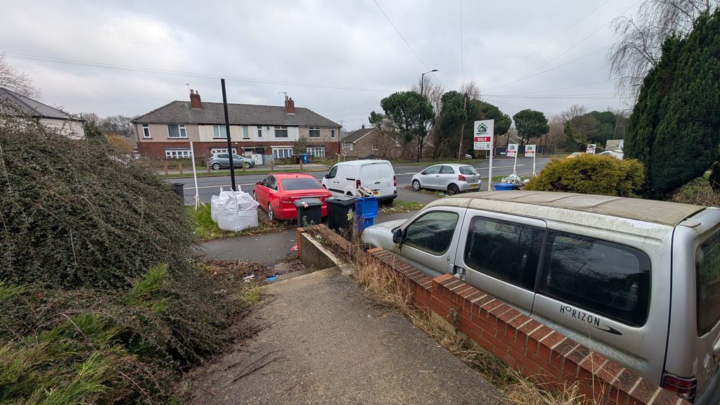 Property photo 2 of 8