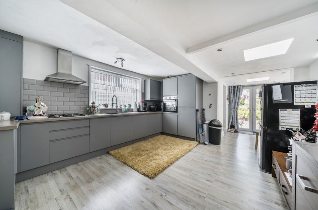 Property photo 2 of 10 1294777-11-682c64B20c3Ac-Arw