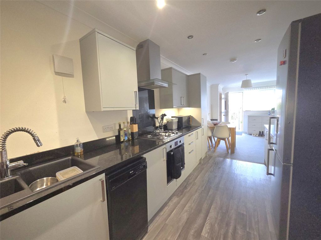 Property photo 3 of 15 Picture No. 11