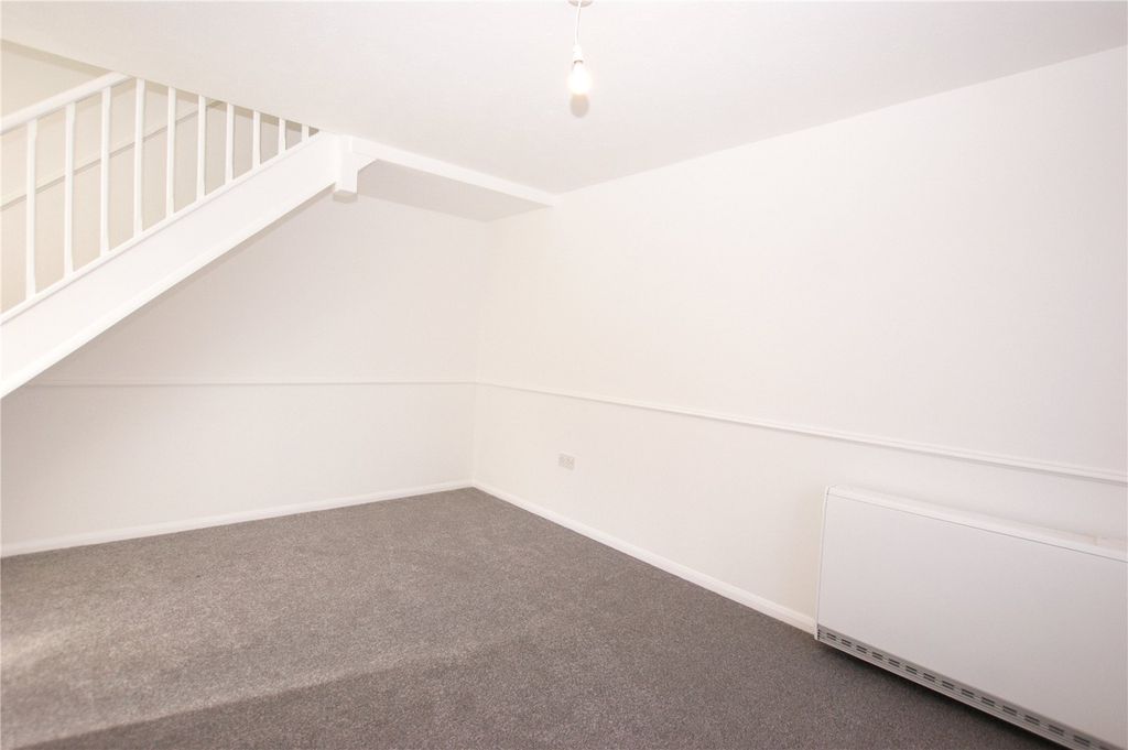 Property photo 3 of 8 Picture No. 02