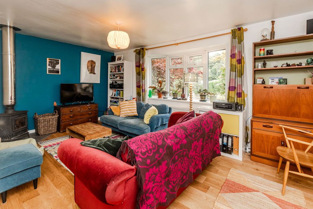 Property photo 3 of 37