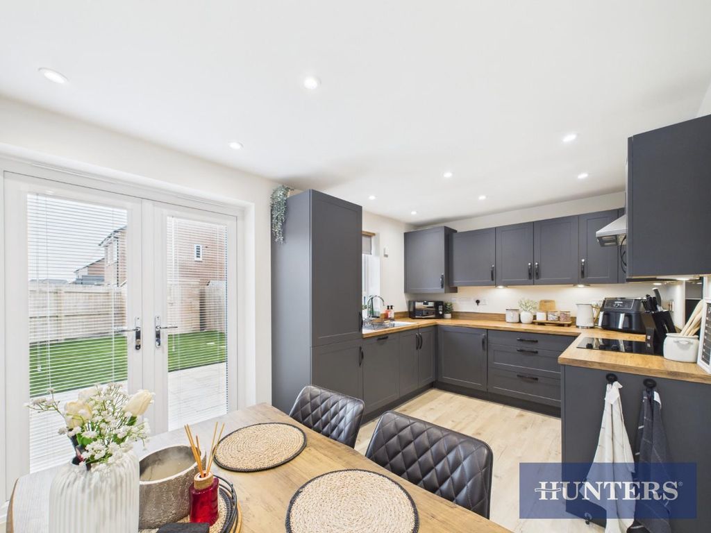 Property photo 2 of 19 Cam01494G0-Pr0448-Still020.Jpg