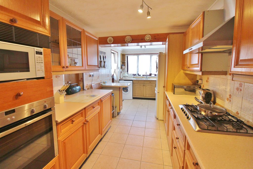 Property photo 3 of 21