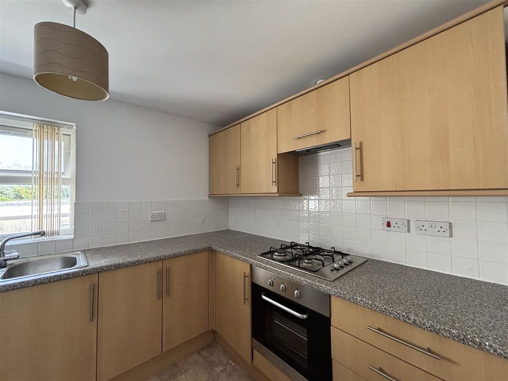 Property photo 1 of 12 Kitchen