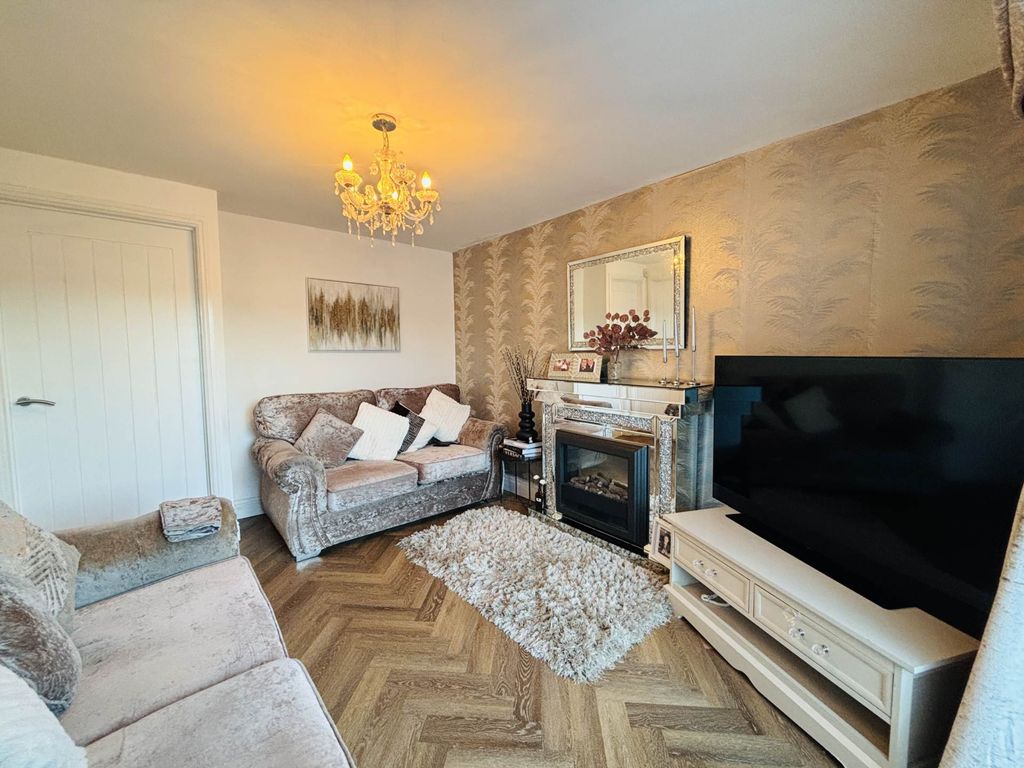 Property photo 3 of 22