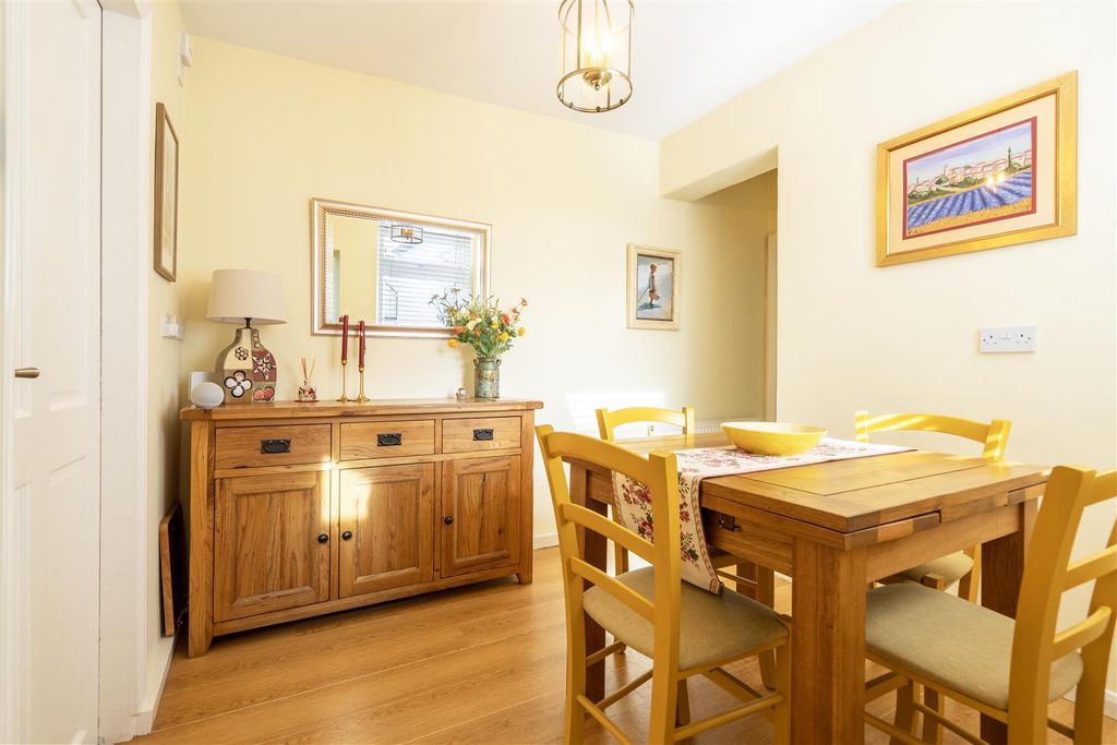 Property photo 3 of 9 Dining Room