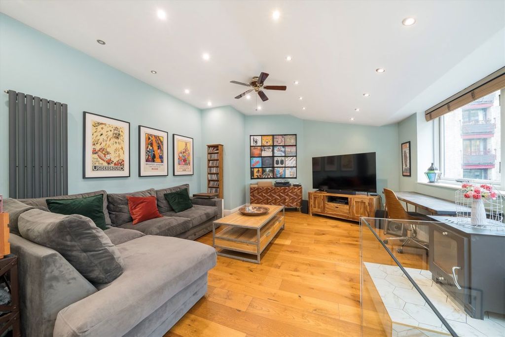 Property photo 2 of 13