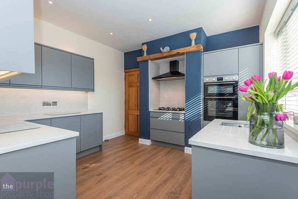 Property photo 3 of 32