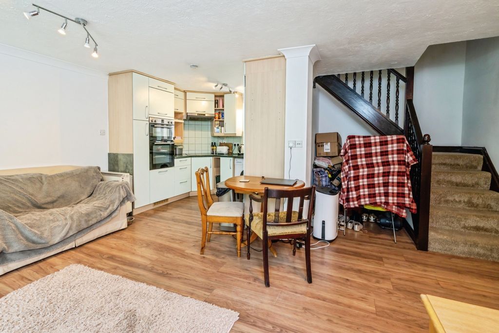 Property photo 2 of 11 Pbox-Img.Jpg