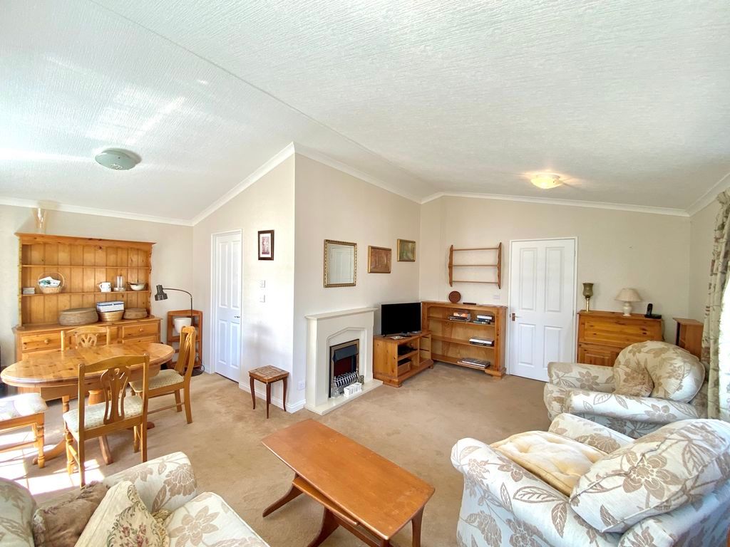 Property photo 2 of 22 Lounge/Dining Room