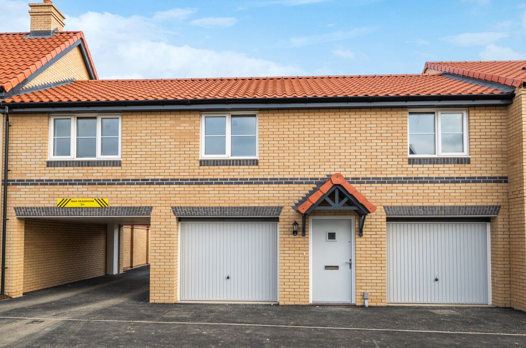 Property photo 1 of 10 Bedroom 2