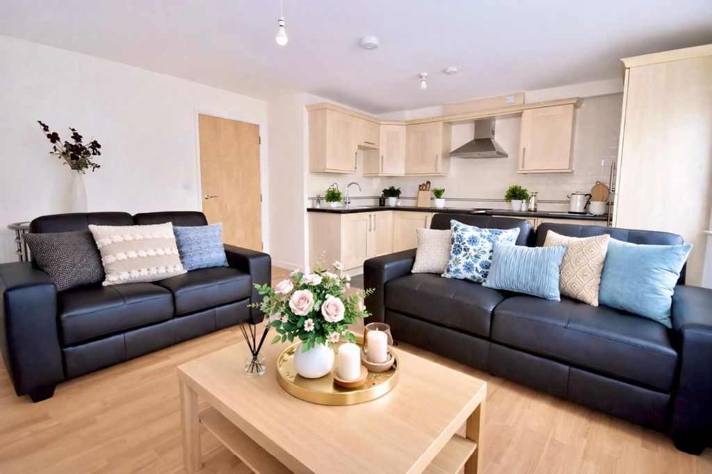 Property photo 3 of 14