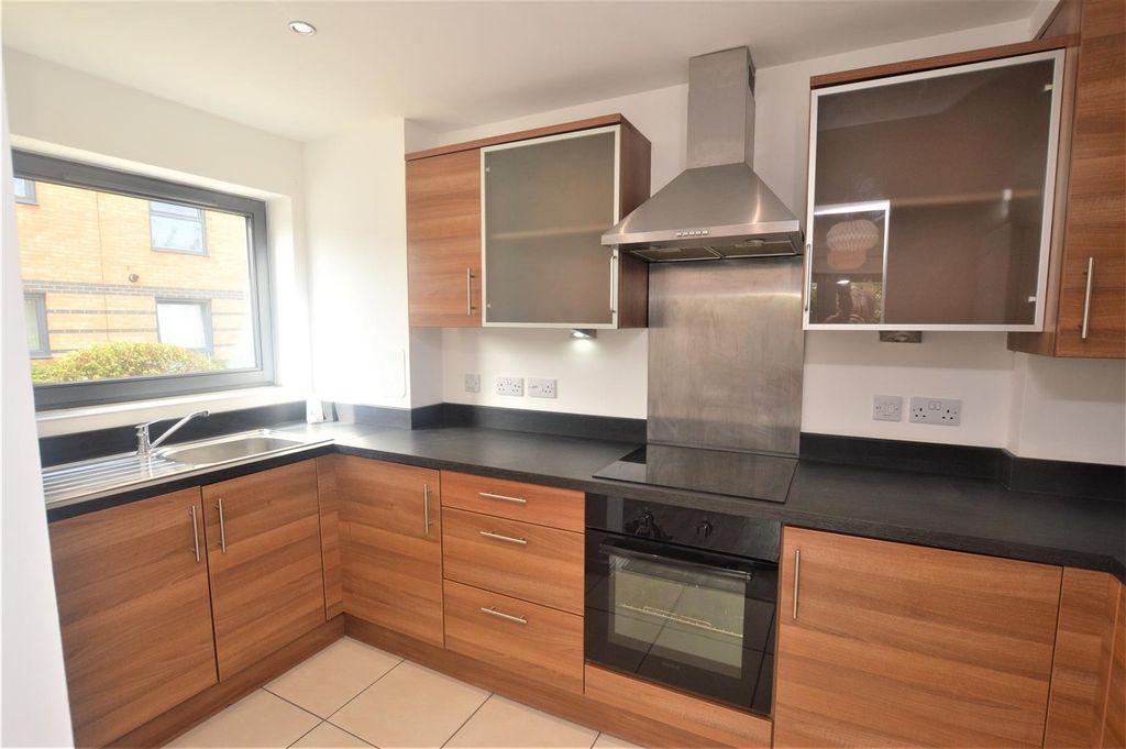 Property photo 1 of 11 Kitchen
