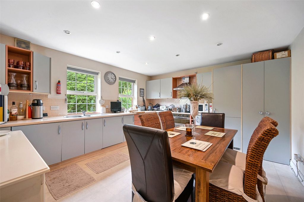 Property photo 2 of 12 Kitchen