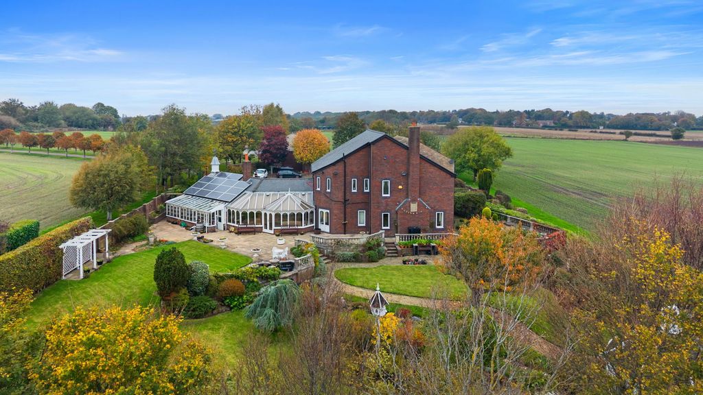 Property photo 2 of 41